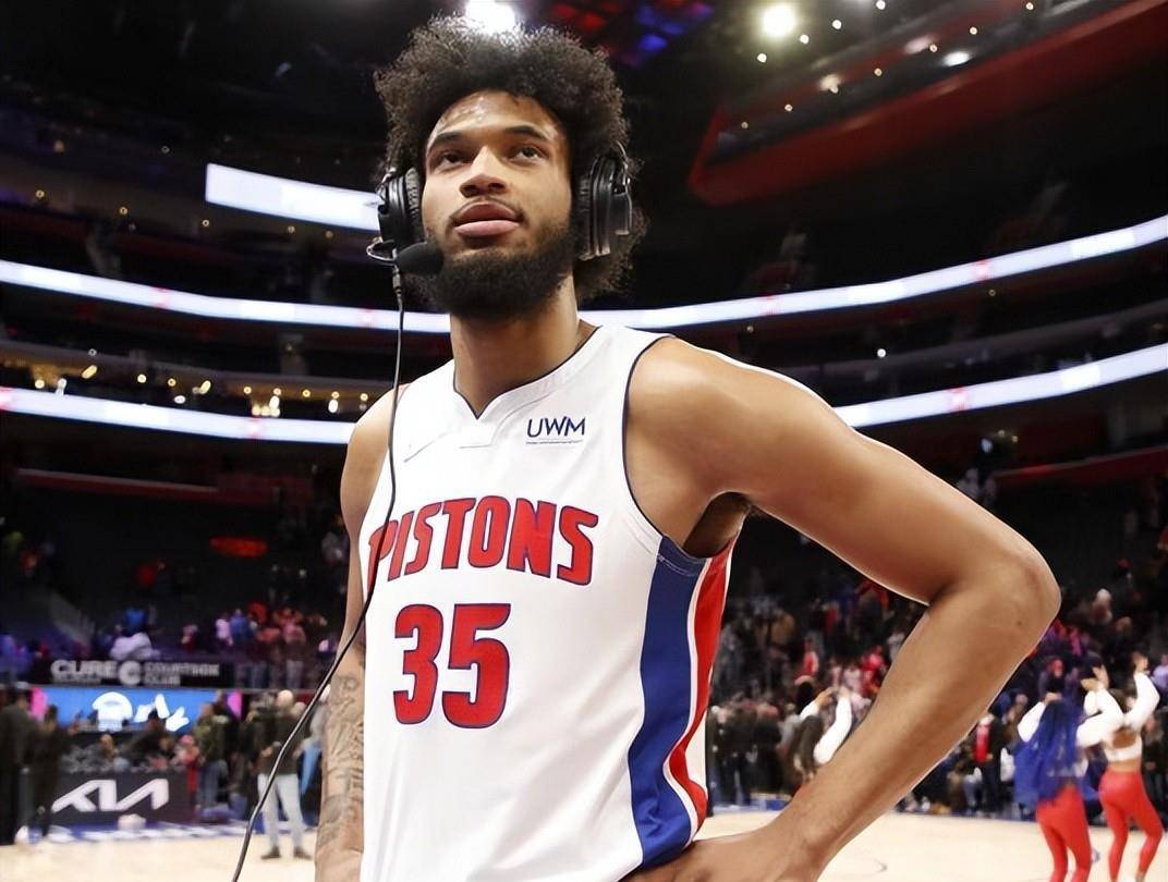 他在前场的 他在前场的