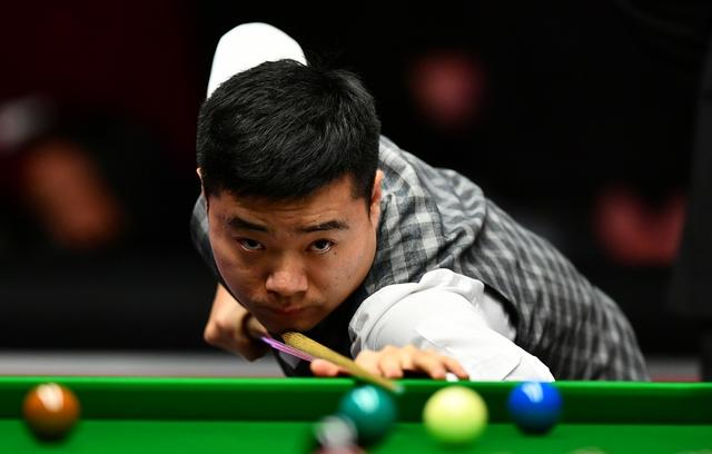 子游泳在世 子游泳在世